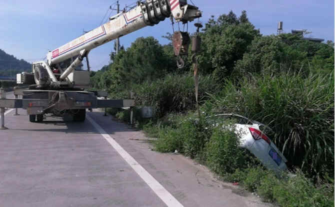 金湾区重载吊车救援